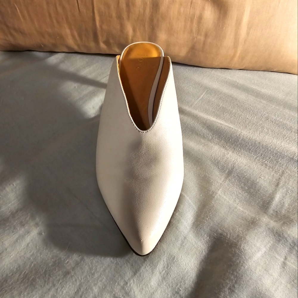 Joie White Leather Pointed Kitten Heels - Size 7 - Picture 3 of 11